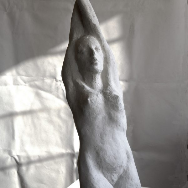Мир, гипс,109x58x26 цм, 2022.